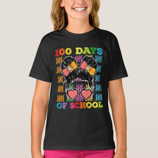 100日目の学校お団子ヘアの先生 Tシャツ (正面)