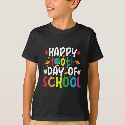 100日目の学校をお祝いする先生と生徒 Tシャツ (正面)