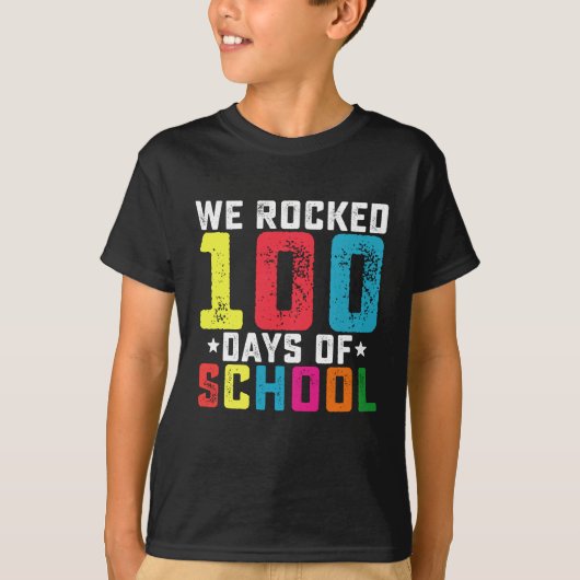 100日目の学校を盛り上げた先生と生徒 Tシャツ (正面)