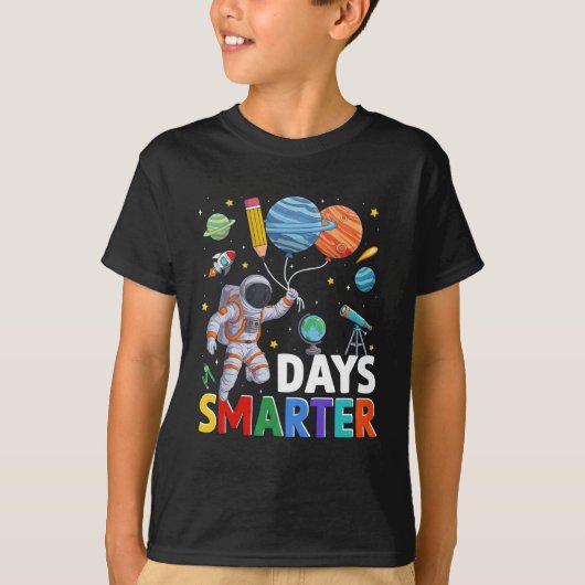 100日目の学校 スマートな宇宙飛行士 スペース Tシャツ (正面)