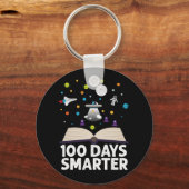 100日目の学校 100日目を迎えた賢い子 ブックカバー 宇宙 キーホルダー (正面)