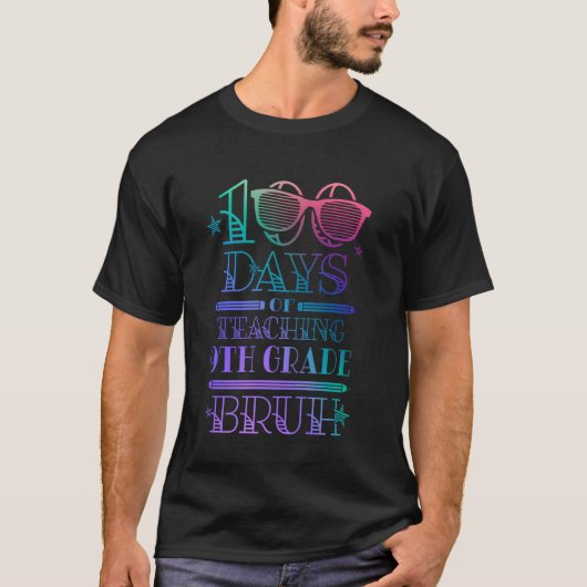 100日目の登校 高校生 先生 100日おめでとう Tシャツ (正面)