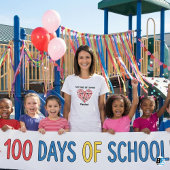 100日間の愛を込めた幼稚園ハート 100日目 学校 Tシャツ