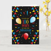 100歳の誕生日おめでとう フラグとバルーン カード (黄色い花)