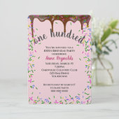 100歳の誕生日にチョコレートのアイシングとスプリンクラー 招待状 (スタンド正面)