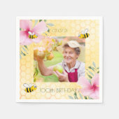 100歳の誕生日の写真ハッピーバンブルハチ スタンダードカクテルナプキン (正面)