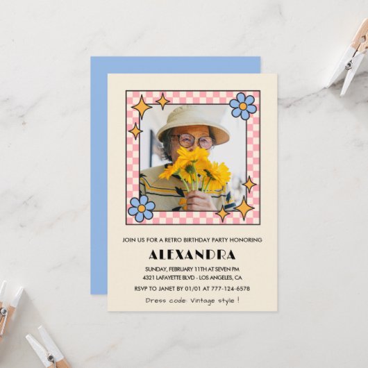 100歳の誕生日の招待レトロGroovy Blueフローラ 招待状 (正面/裏面インサイチュ)