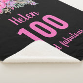 100歳の誕生日ブラックピンクフローラ シェルパブランケット (3/4)