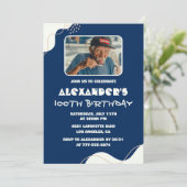 100歳の誕生日招待状メンズ写真シンプル海軍 招待状 (スタンド正面)