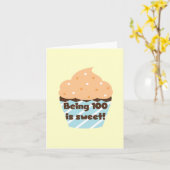 100甘い誕生日のTシャツおよびギフトですであることは カード (黄色い花)