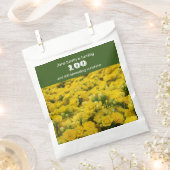 100誕生日ブライトイエローフラワーズお祝い フェイバーバッグ (クリップ留めされた状態)