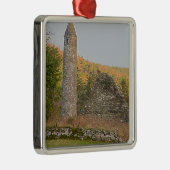 1000歳以上のアイリッシュラウンドタワー メタルオーナメント (右)