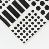 100416 – 黒（白） フリースブランケット (角)