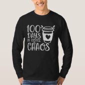 100 Days of Coffee and Chaos Funny Teacher Tees Tシャツ (正面)
