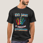 100 Days of Embracing Differences Students Teacher Tシャツ (正面)