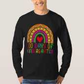 100 Days Of Kindergarten Rainbow Student Teacher Tシャツ (正面)