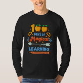 100 Days Of Magical Learning  Student Teacher Tシャツ (正面)