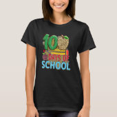 100 Days Of School Apple Pencil  Student Teacher Tシャツ (正面)