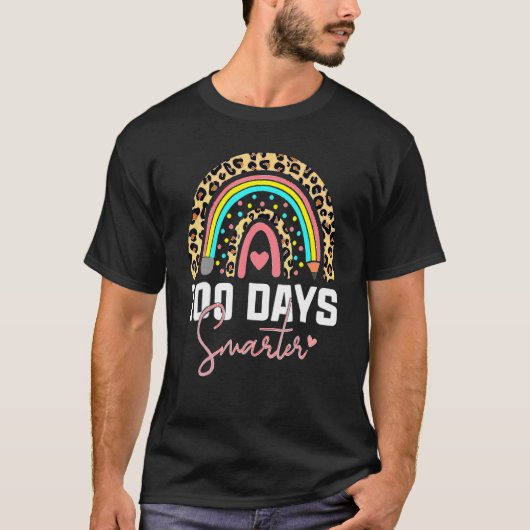 100 Days Smarter Happy 100th Day Of School Rainbow Tシャツ (正面)