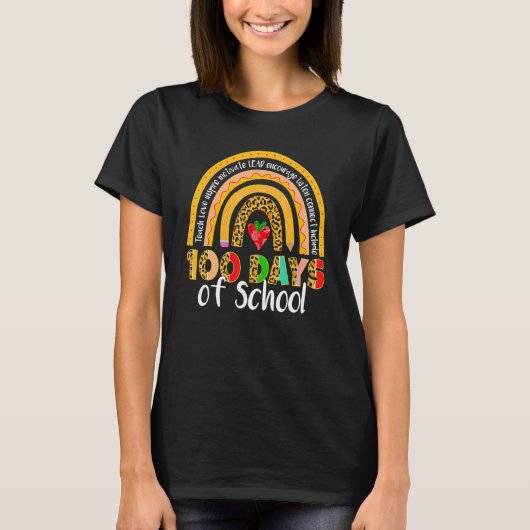 100 Days Smarter Happy 100th Day Of School Rainbow Tシャツ (正面)