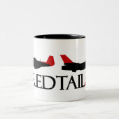 100th要撃飛行隊の"赤い尾"伝統のマグ ツートーンマグカップ (中央)