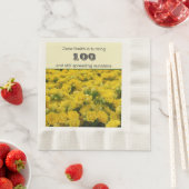 100th誕生日パーティーイエローフラワーズお祝い 縁ありランチョンナプキン (インサイチュ)