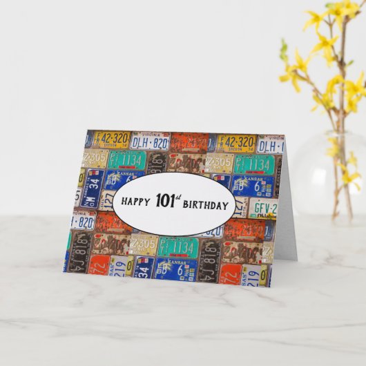 101誕生日ラスティライセンスプレートカード カード (黄色い花)