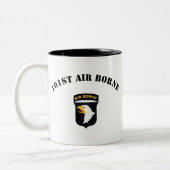 101st空輸の記章 ツートーンマグカップ (左)