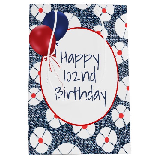 102歳の誕生日風船 花柄デニム生地に白い花と赤い中心と風船,  ミディアムペーパーバッグ (正面)