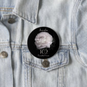 102歳、ピンク淡い色ののローズボタンピン 缶バッジ (インサイチュ)