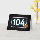 104誕生日ネオンサイン入りレンガ壁 カード (黄色い花)