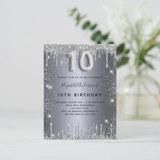 10th誕生日シルバーメタルグリッターダスト インビテーションポストカード (スタンド正面)