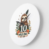 10th Birthday Sloth Vintage Wild One Shirt ラージ壁時計 (傾斜)
