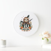 10th Birthday Sloth Vintage Wild One Shirt ラージ壁時計 (ホーム)