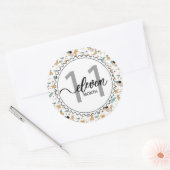 11か月マイルストーンベビーのギラフェとバルーン ラウンドシール (封筒)