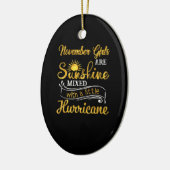 11月の女の子は日照混合の小さなハリケーン セラミックオーナメント (左)