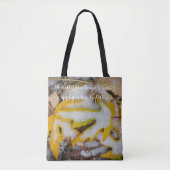 11月の森：雪離れの下に黄色い トートバッグ (正面)