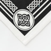 11月の男のバイキングオジンのオオカミになるよりよい フリースブランケット (角)