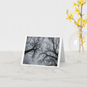 11月の空(木の間) カード (黄色い花)