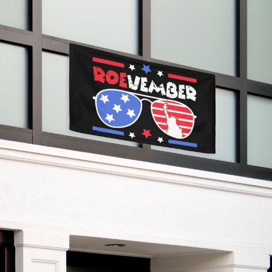 11月24日の選挙 横断幕 (ビルの外側)