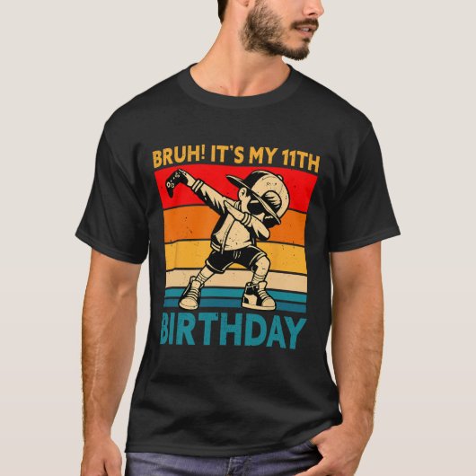 11歳の誕生日おめでとう ダビングする少年 Tシャツ (正面)