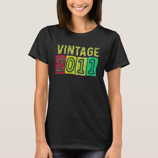 11歳の誕生日をお祝いするレトロ調2011年デザイン Tシャツ (正面)