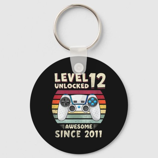11歳の誕生日を迎えたゲーマー少年 11歳の誕生日おめでとう キーホルダー (正面)