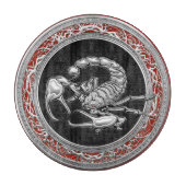 [110]聖なる銀のサソリの黒 カッティングボード (正面)