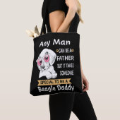 11 Any Man Beagle Daddy トートバッグ (クローズアップ)