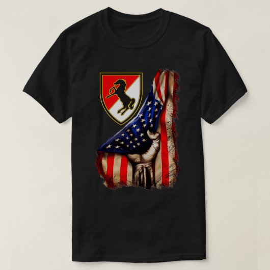 11th Armored Cavalry Regiment (11th ACR) American  Tシャツ (デザイン正面)