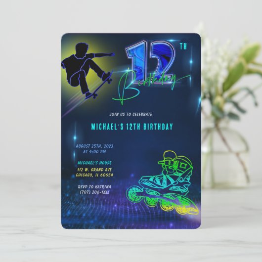 12パーソナライズされた番目の誕生日ボーイ 招待状 (スタンド正面)