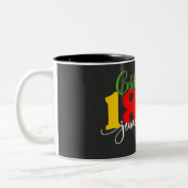 12月11日の記憶の黒い自由 ツートーンマグカップ (左)