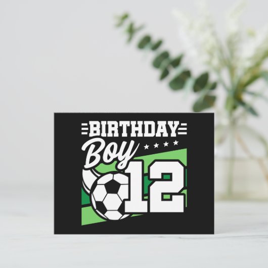 12歳のサッカーフットボール少年 12歳の誕生日男子 ポストカード (スタンド正面)