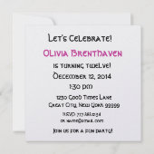 12歳の少女誕生パーティピンクのキャンストライプのドルW685 招待状 (裏面)